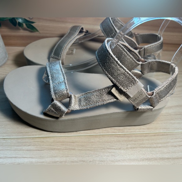 Teva Flatform Universal Leather Sandal - Picture 2 of 6